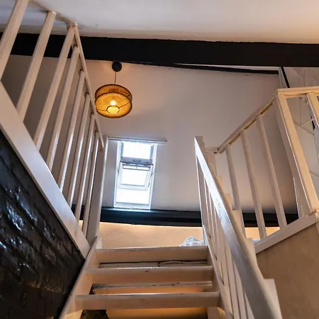 6 Lovely & Comfortable In The Heart Of *