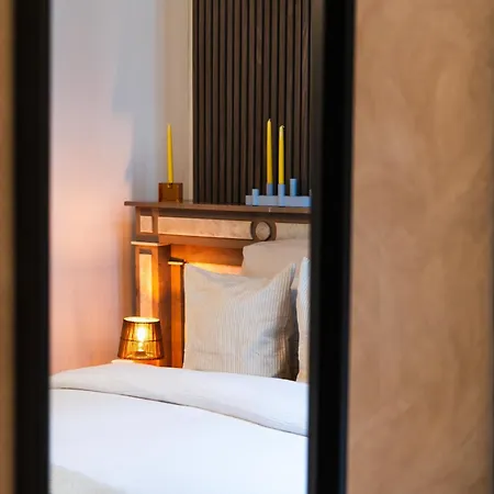 Apartment 6 Lovely & Comfortable In The Heart Of