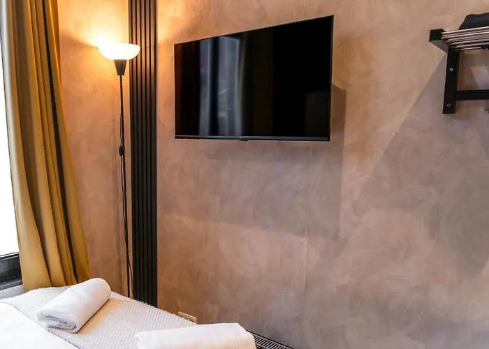 Apartament 6 Lovely & Comfortable In The Heart Of *