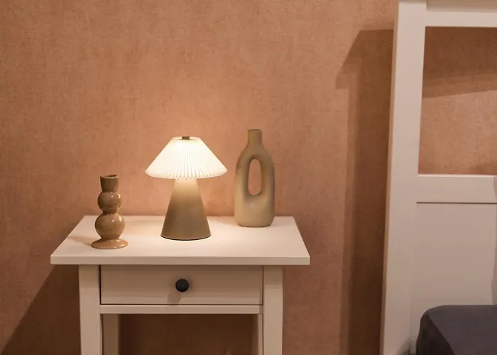 Apartment 6 Lovely & Comfortable In The Heart Of *