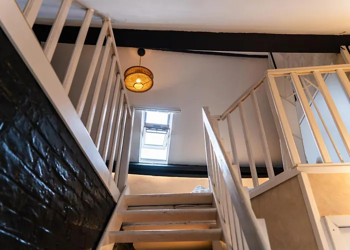 6 Lovely & Comfortable In The Heart Of *