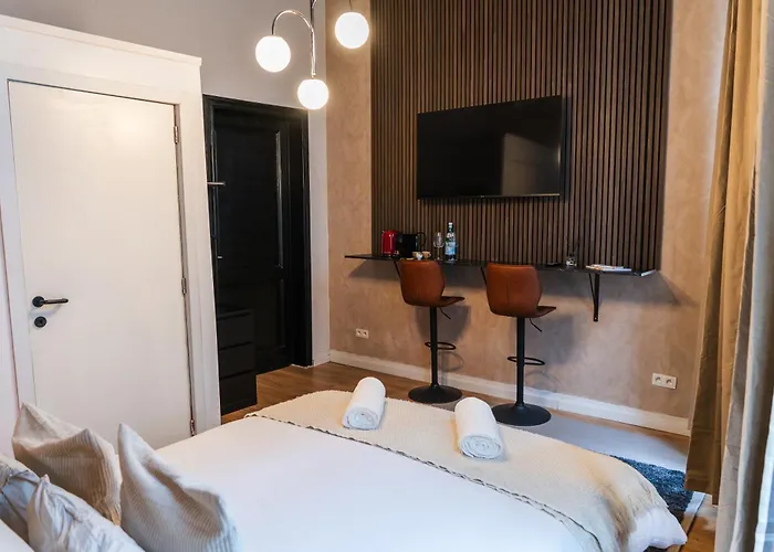 6 Lovely & Comfortable In The Heart Of Ghent