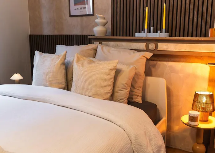 6 Lovely & Comfortable In The Heart Of Apartment *