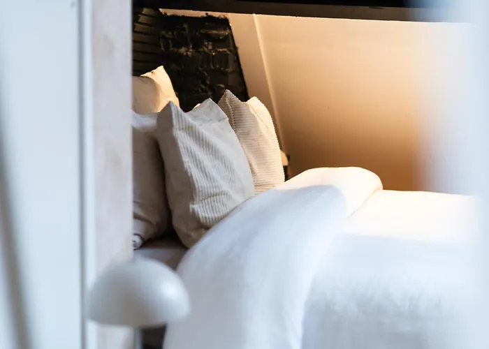 6 Lovely & Comfortable In The Heart Of Apartment *